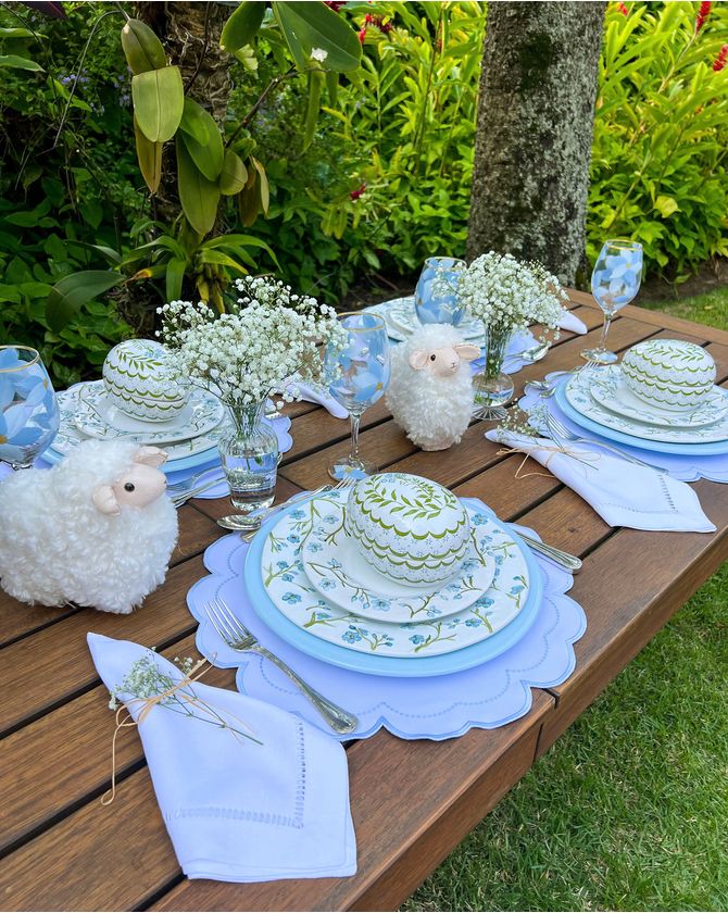 Prato raso floral relevo azul