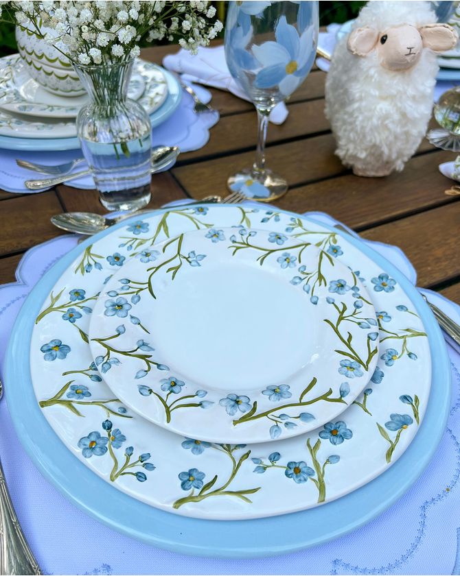 Prato sobremesa floral relevo azul