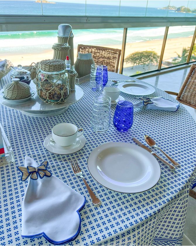Prato Sobremesa Porcelana Friso Prata Strauss