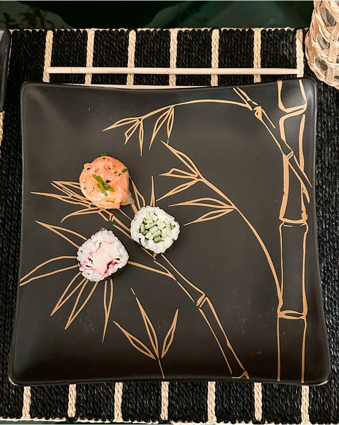 Prato Quadrado Japonês Preto E Dourado Bamboo
