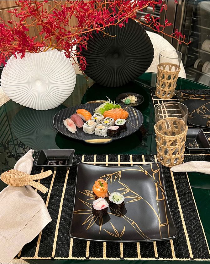 Prato Quadrado Japonês Preto E Dourado Bamboo