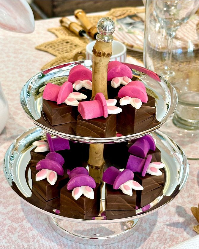 Porta Petit Four Prata 2 Andares Com Bambu Meio - Galeria