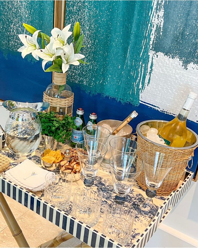 Bandeja bar estampa toile de jouy azul e branca