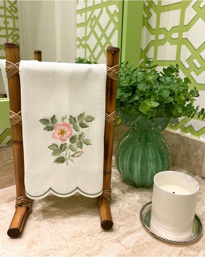Toalha Lavabo linho bordado Roseira