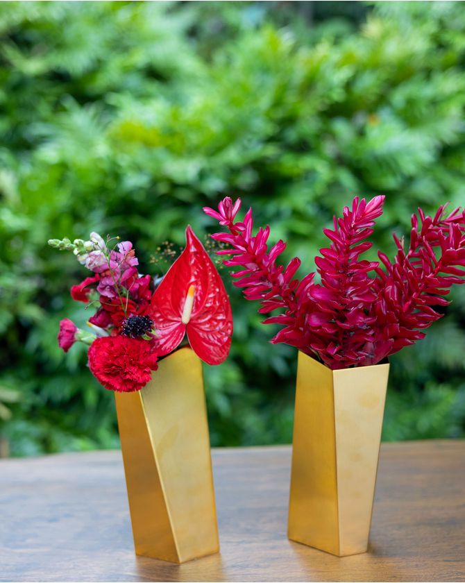 Vaso origami alto em pé - ouro fosco
