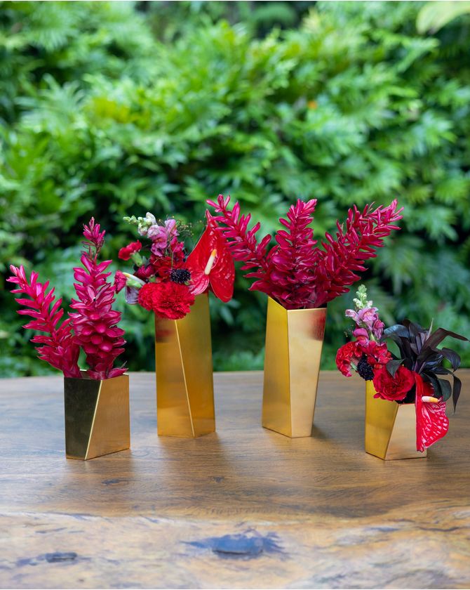 Vaso origami baixo inclinado - ouro fosco