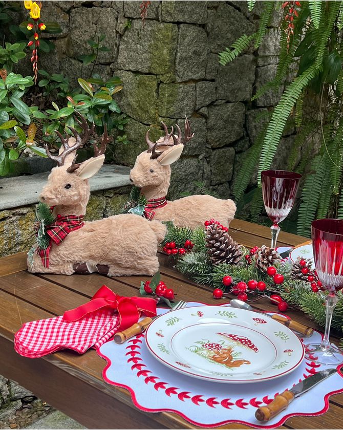 Rena decorada deitada com arranjo 35cm