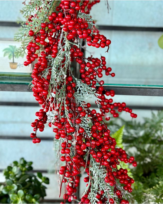 Galho longo maleável frutas vermelhas nevado195cm Natal 2024