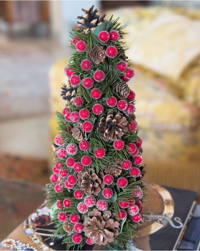 Topiaria pinhas e frutinhas cristalizadas vermelhas Natal 2024 - P 32cm