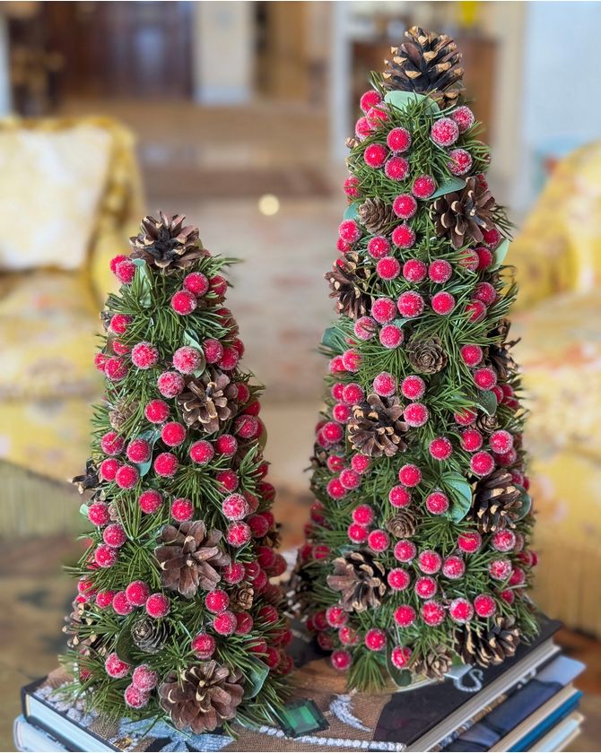 Topiaria pinhas e frutinhas cristalizadas vermelhas Natal 2024 - P 32cm