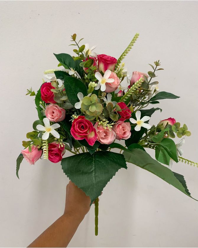 Bouquet de rosas Páscoa 2025